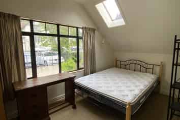 Room 9/63A Queen Street, North Dunedin