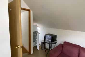 Room 9/63A Queen Street, North Dunedin