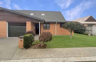 29/9 Fuller Closer, Levin