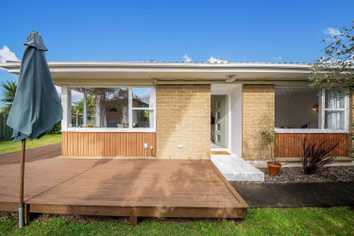2/15 Lynette Place, Mangere