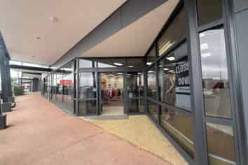 BOTANY DOWNS RETAIL
