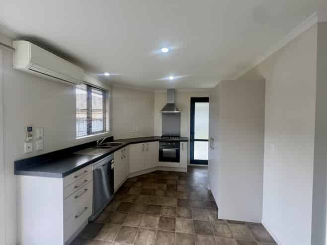 33D Campbell Street, Dinsdale