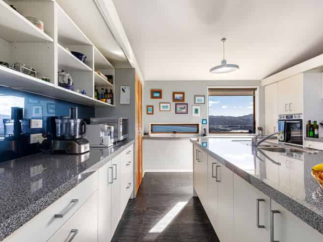 1A/35 Nikau Road, Eastbourne