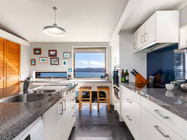 1A/35 Nikau Road, Eastbourne