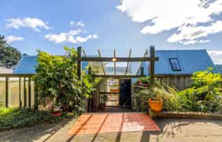 1A/35 Nikau Road, Eastbourne