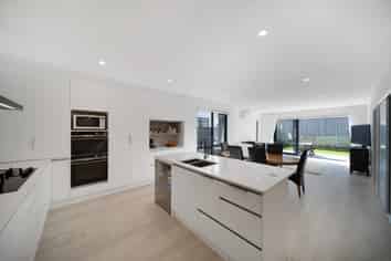 43 Parkmore Drive, Rosehill
