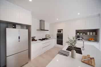 43 Parkmore Drive, Rosehill