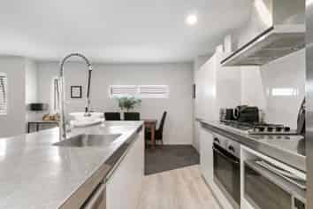 53/21 Hunters Park Drive, Three Kings