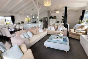 Prime Commercial & Visitor Accommodation Site
