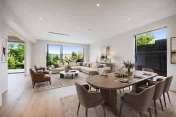 2/520 Beach Road, Murrays Bay