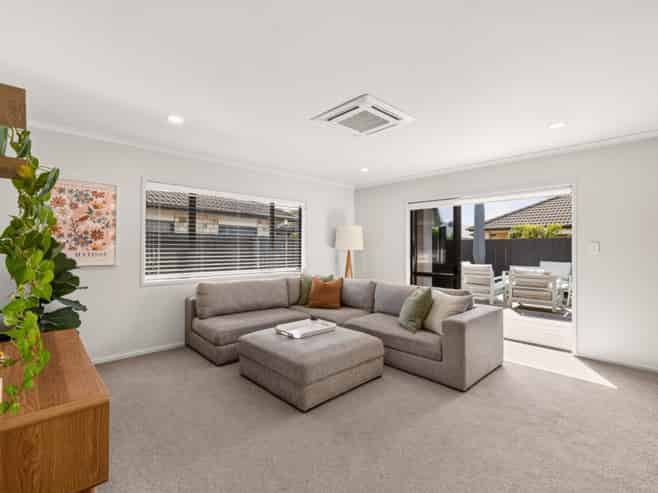 8 Tomika Crescent, Papamoa