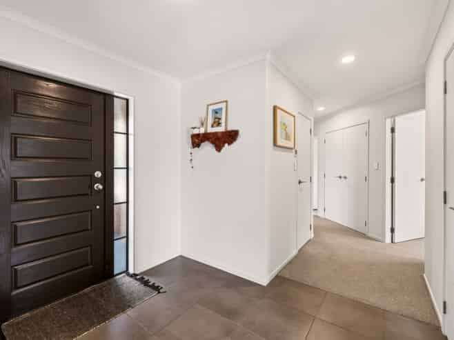 8 Tomika Crescent, Papamoa