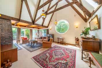 7 Coach Lane, Belmont
