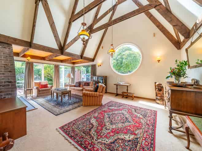 7 Coach Lane, Belmont