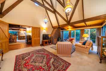 7 Coach Lane, Belmont