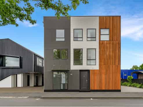 1/24 Liverpool Street, Hamilton Central