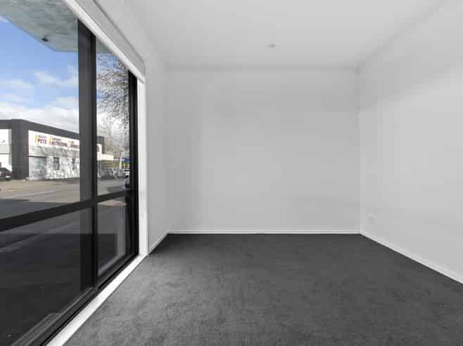 1/24 Liverpool Street, Hamilton Central