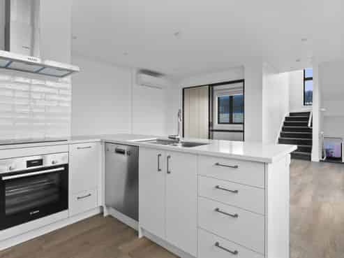 1/24 Liverpool Street, Hamilton Central