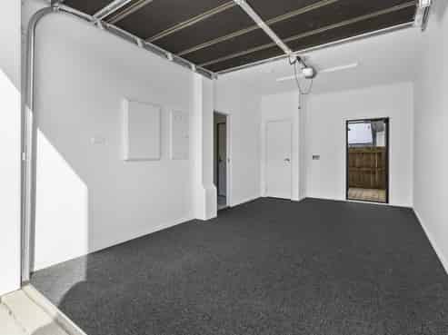 1/24 Liverpool Street, Hamilton Central