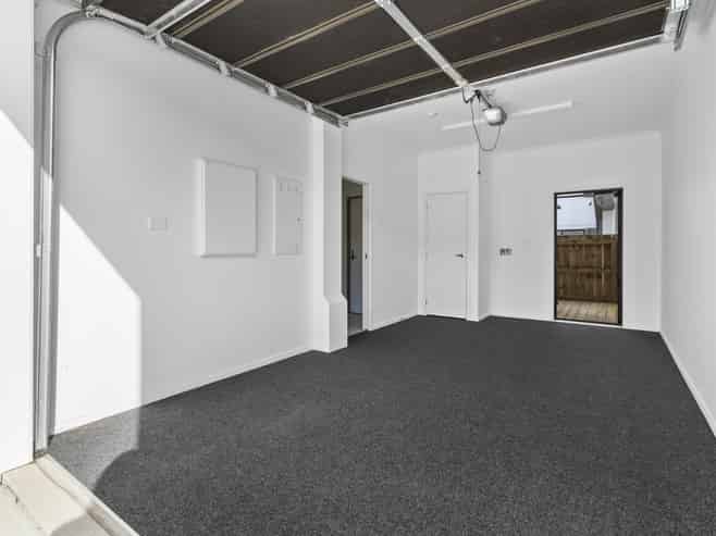 1/24 Liverpool Street, Hamilton Central
