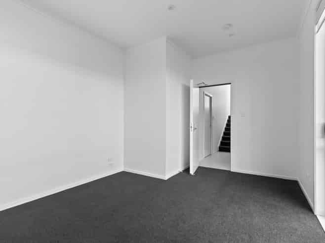 1/24 Liverpool Street, Hamilton Central