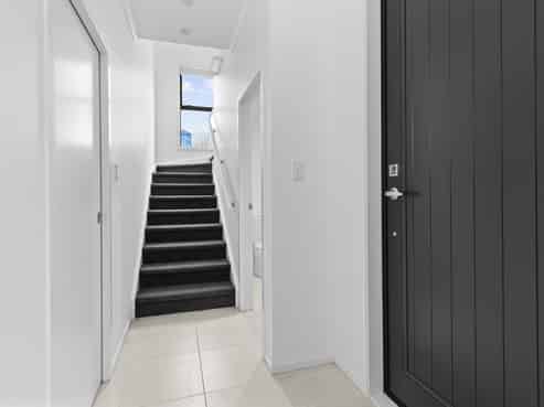 1/24 Liverpool Street, Hamilton Central