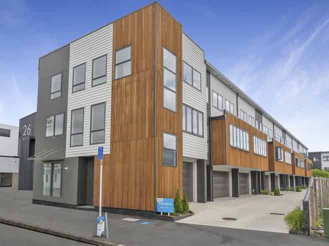 1/24 Liverpool Street, Hamilton Central