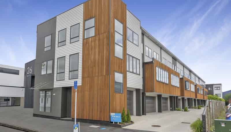 1/24 Liverpool Street, Hamilton Central