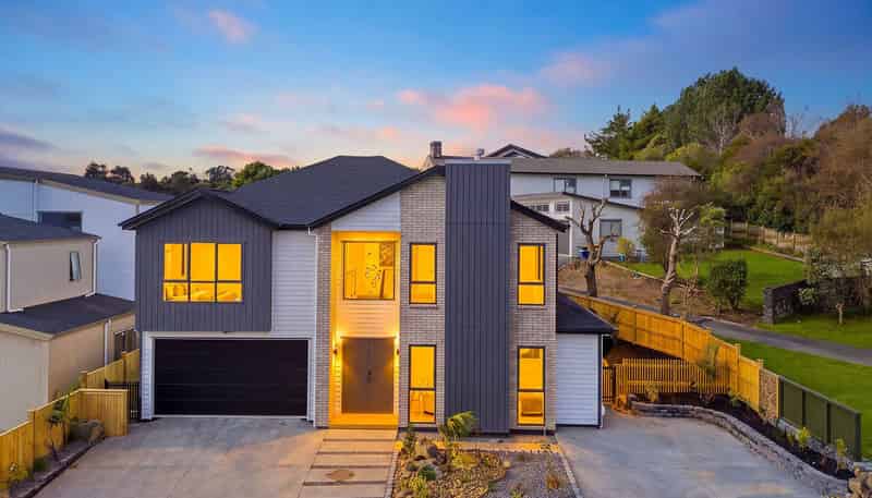 2 Antler Lane, Greenhithe