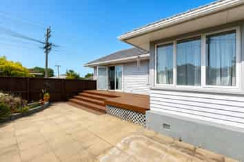 41 Flanshaw Road, Te Atatu South