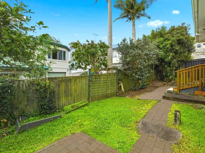 9 Potter Avenue, Northcote