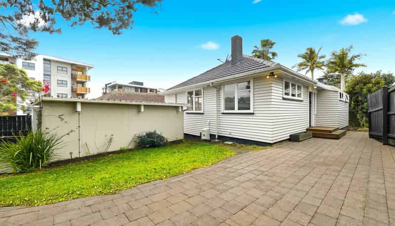 9 Potter Avenue, Northcote