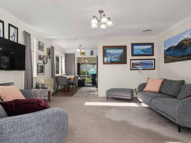 27 MacArthur Street, LEVIN