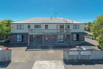 8/2 Baffles Crescent, Hillcrest