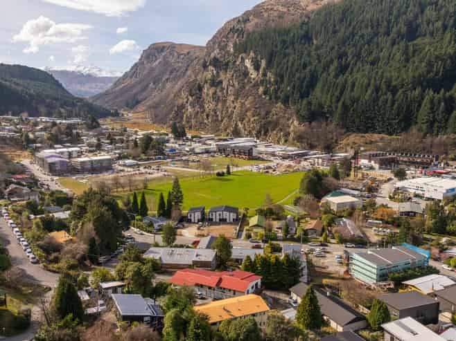 8a Huff Street, Queenstown