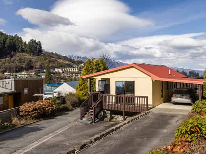 8a Huff Street, Queenstown