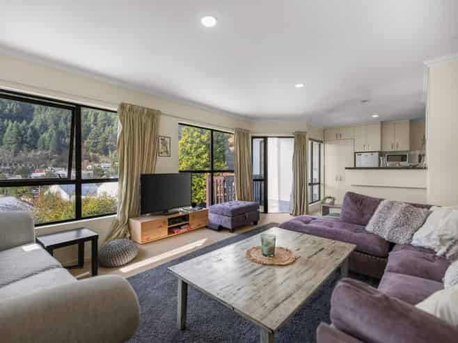 8a Huff Street, Queenstown