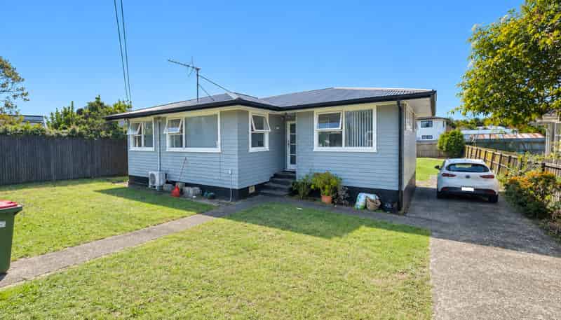 61 Preston Road, Clover Park
