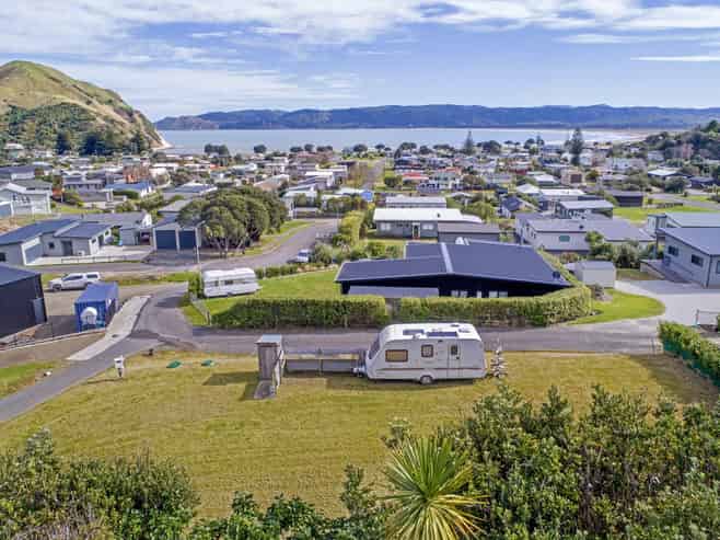 13B Puka Place, Mahia