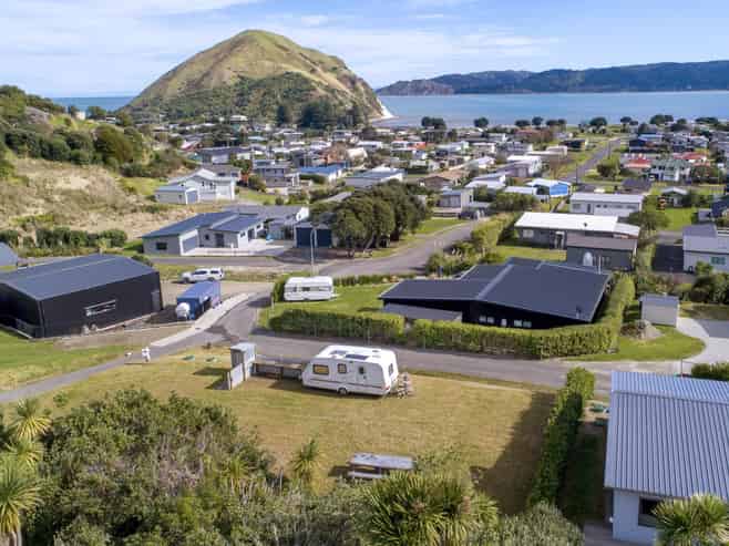 13B Puka Place, Mahia