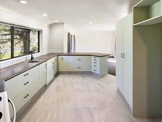 20 John Webb Drive, Glenview