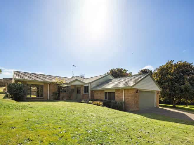 20 John Webb Drive, Glenview