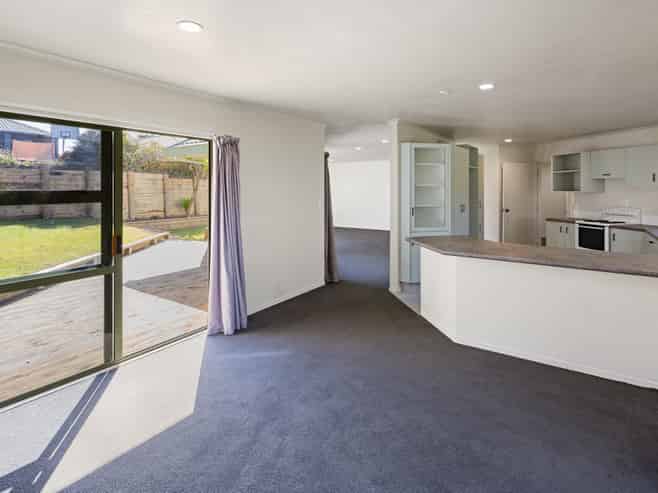 20 John Webb Drive, Glenview