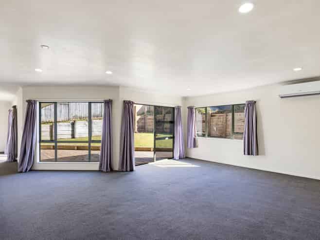 20 John Webb Drive, Glenview
