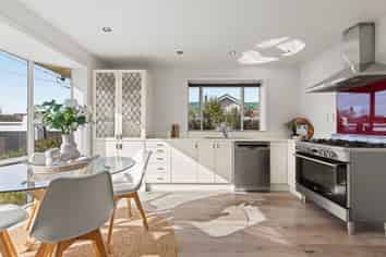 138 Rocking Horse Road, Southshore