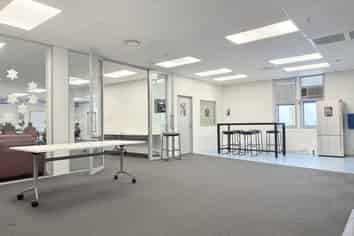 Modern Level 2 Office | 198 m2