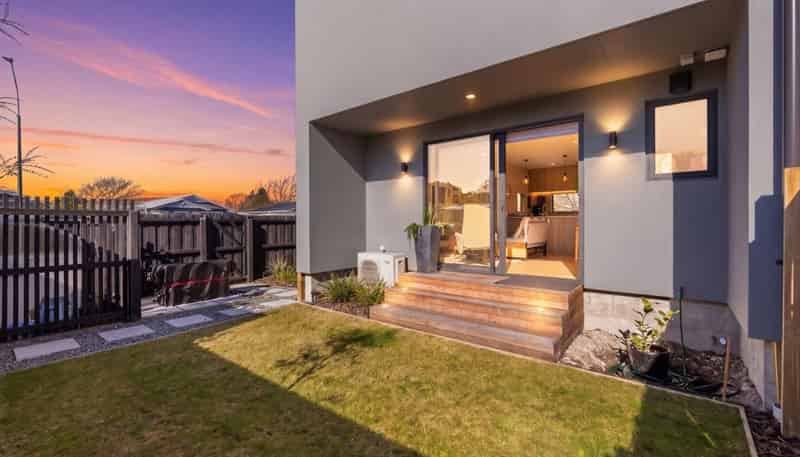 1/635 Worcester Street, Linwood