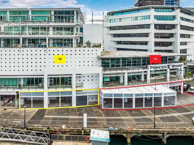 Premium Waterfront Restaurant/Bar - Split option