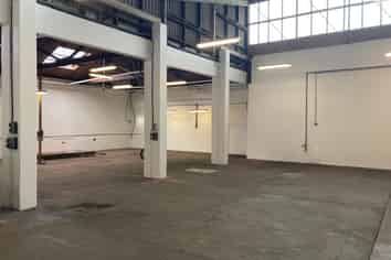 Versatile workshop / warehouse