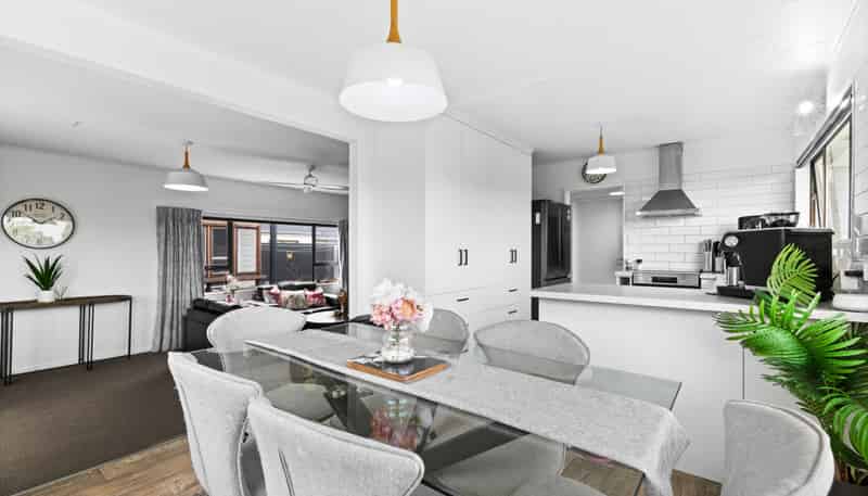 16 Lanark Crescent, Tamatea